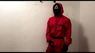 The evzone from the "SQUID GAME" jerks off greatest extent picayune one sees